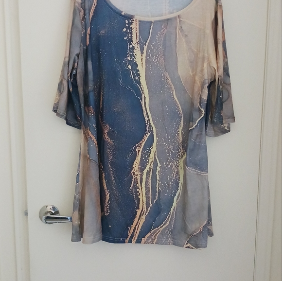 XL Elegant Beautiful Professional Work Tops - Picture 10 of 10